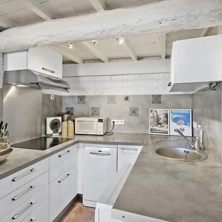 2 Bedrooms Sea View In Le Suquet